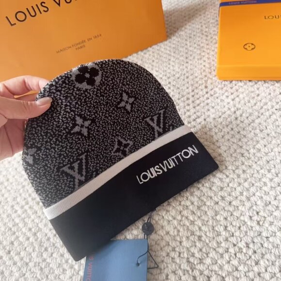 Louis Vuitton Knit Hat - Picture 1 of 8